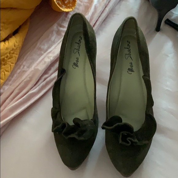 Shoe - Picture 2 of 2